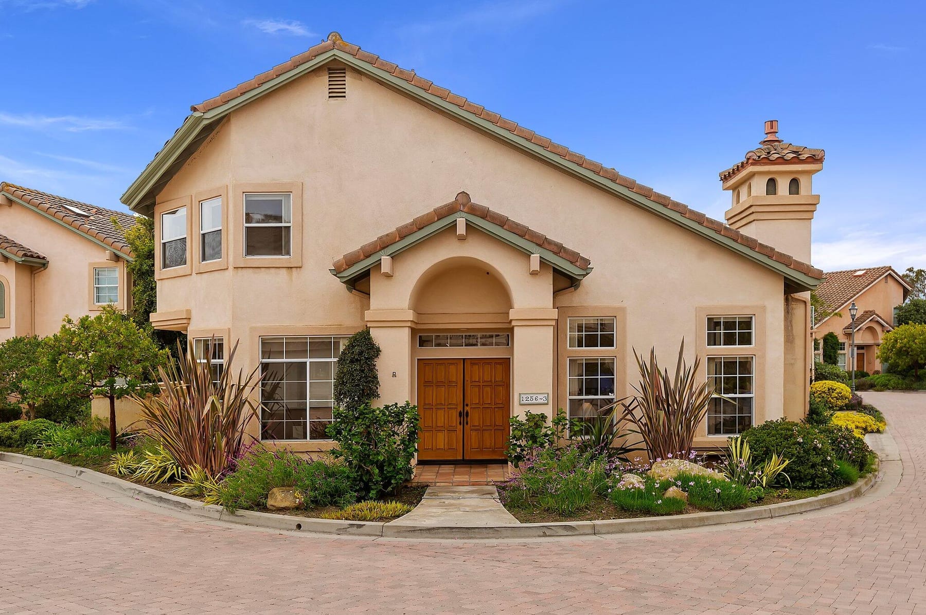 1256-3 Cravens Lane Carpinteria photo 1