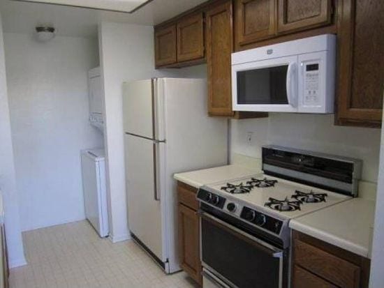 1261-8 Franciscan Court photo 12