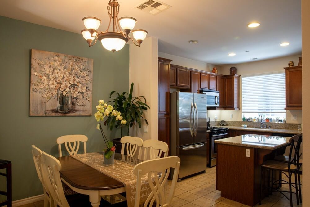 335 Matthew Way photo 3