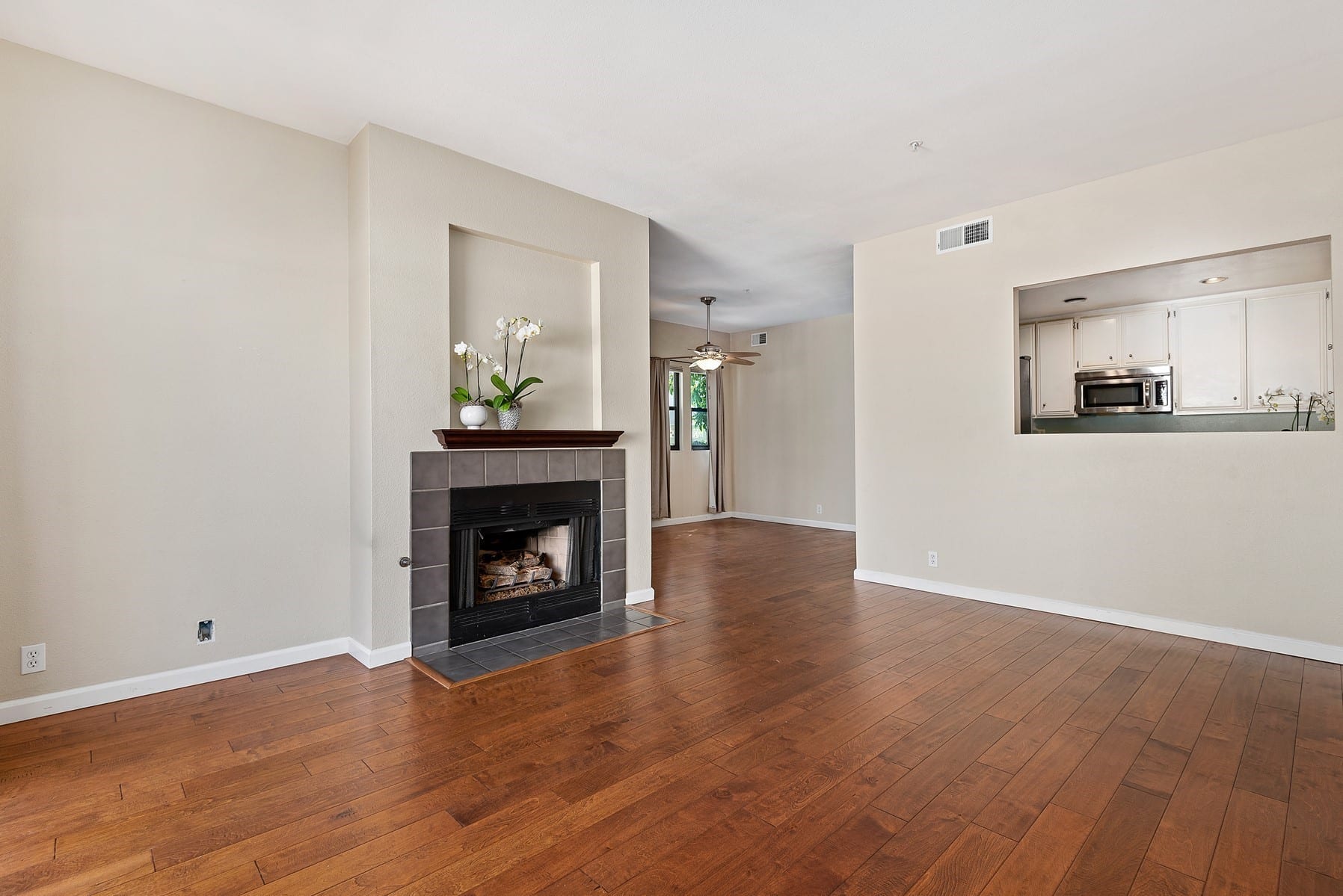 4523 Carpinteria Ave #A photo 2