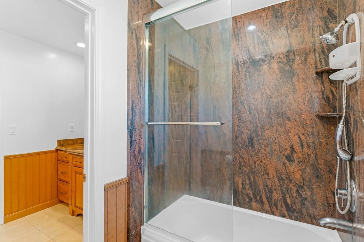 4637 9th Street photo 16