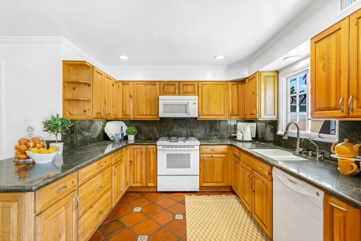 4637 9th Street photo 22